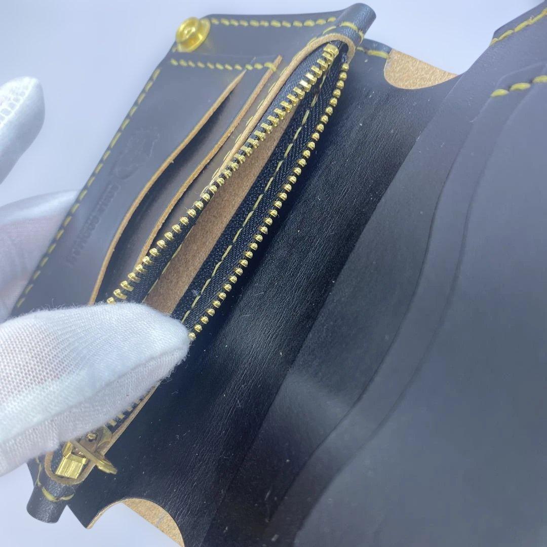 お札折らずに収納できる無骨な手染めミドルトラッカーウォレット BTW01