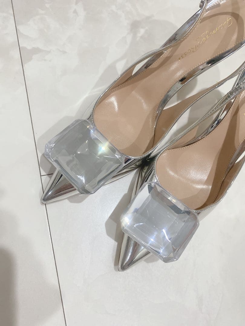 ジャンヴィトロッシ ☆ジェムストーンパンプス37シルバー