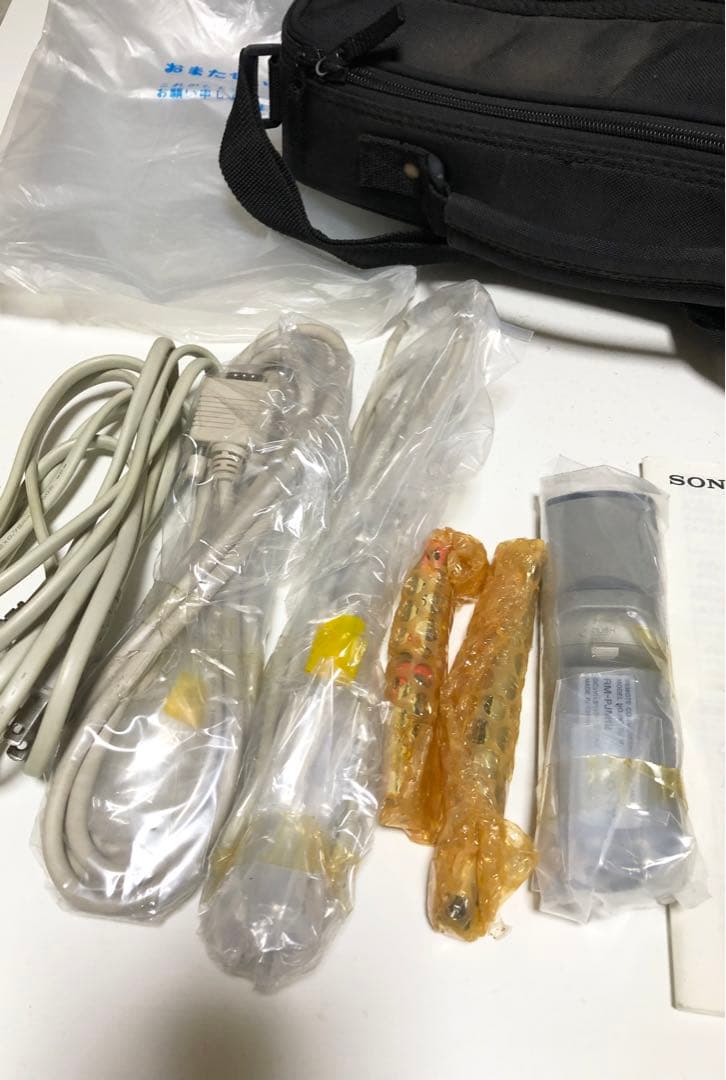 SONY データプロジェクター　VPL-CS5 新品同　純正キャリングバッグ付属