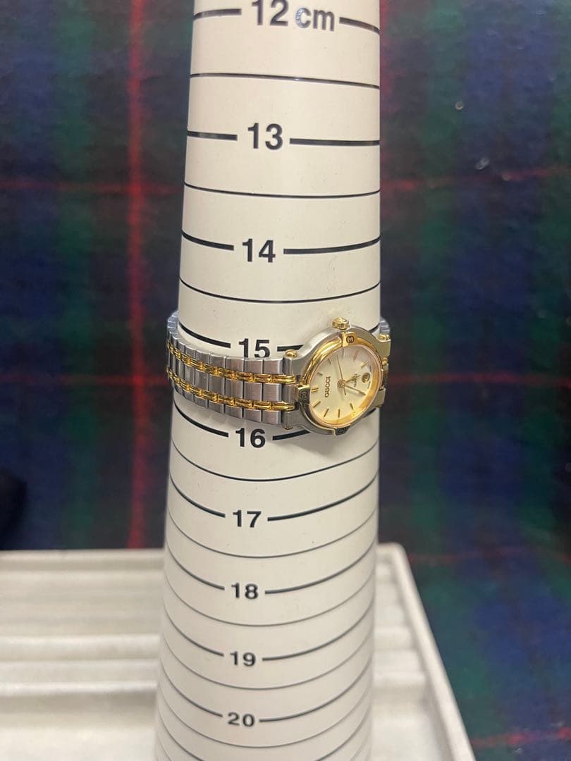 グッチの9000Lシリーズのクォーツ式腕時計 腕時計 クォーツ ウォッチ 時計