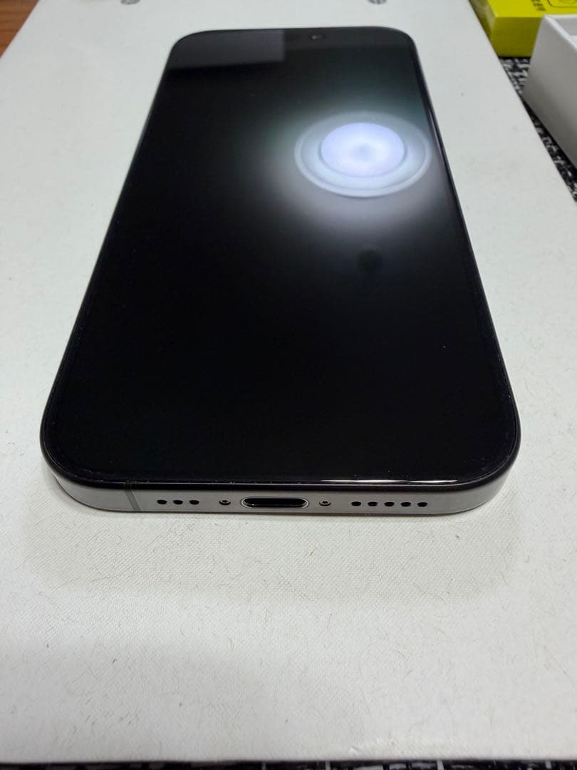 香港版Apple iPhone 15 Pro 美品256GB ブラックチタニウム