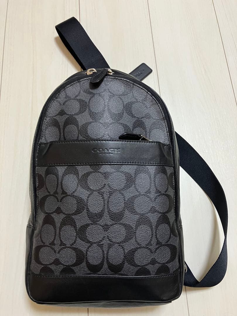 美品 コーチ ボディバッグ ショルダーバッグ クロスボディ 斜め掛け