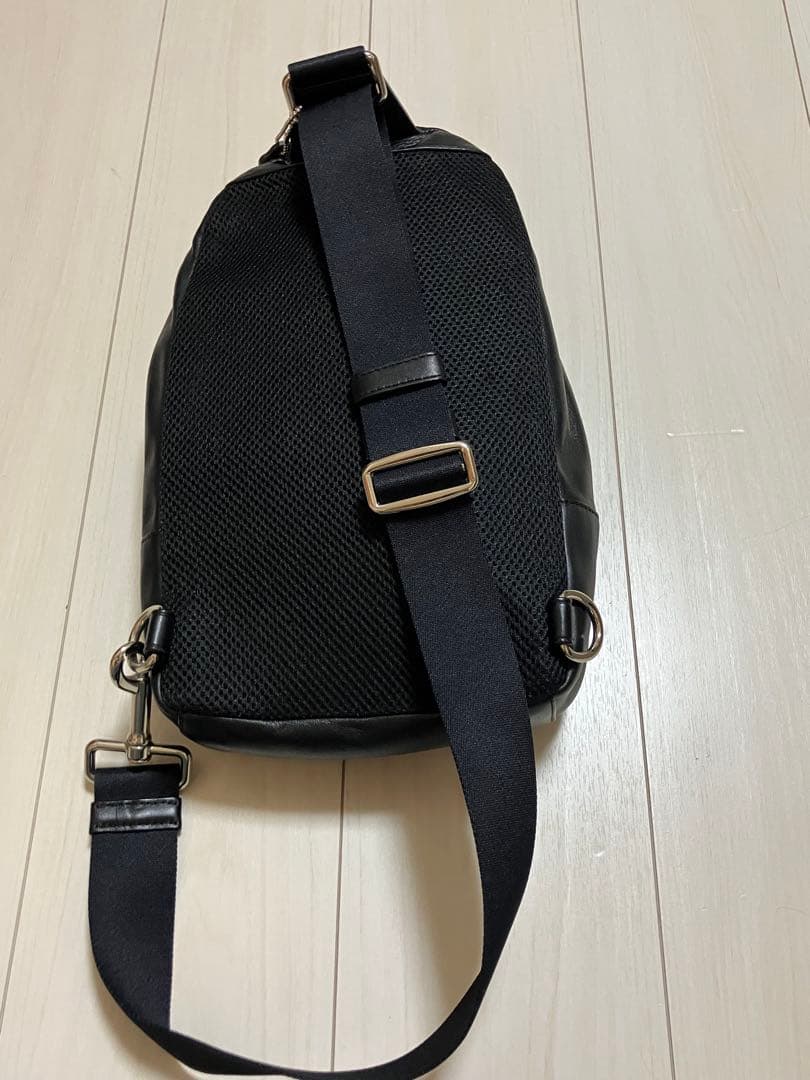 美品 コーチ ボディバッグ ショルダーバッグ クロスボディ 斜め掛け