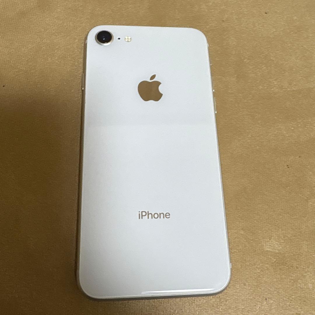 iPhone 8 64G シルバー 本体 SIMフリー（箱付き）