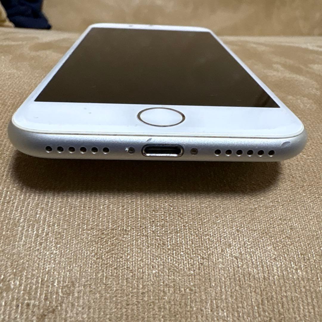 iPhone 8 64G シルバー 本体 SIMフリー（箱付き）