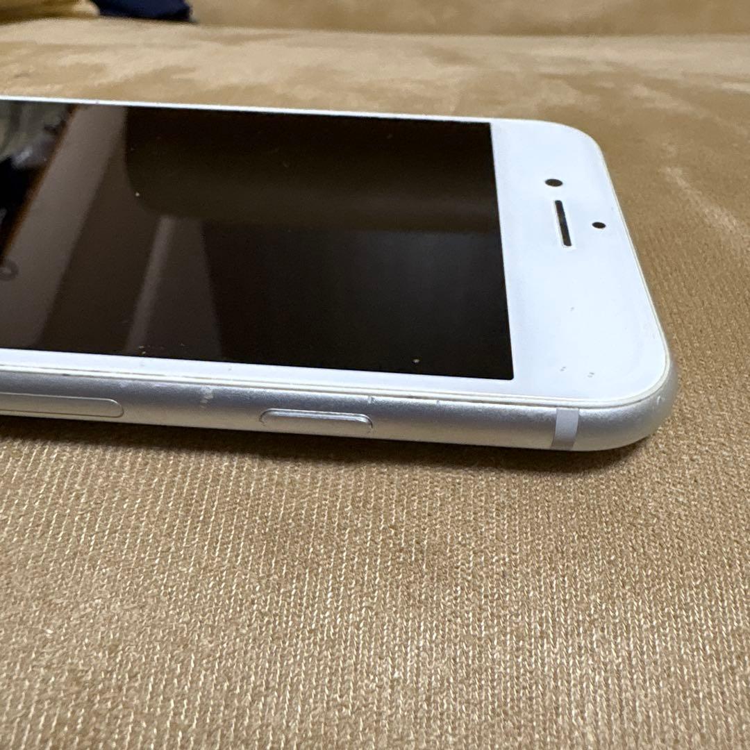 iPhone 8 64G シルバー 本体 SIMフリー（箱付き）