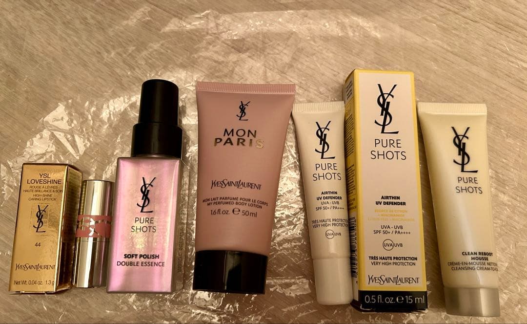 【YSL】ポーチ２個・モンパリボディローション・化粧水・UV・洗顔・リップセット