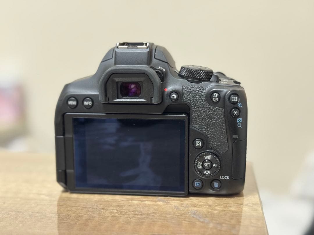 Canon EOS Kiss X10i デジタル一眼レフカメラ