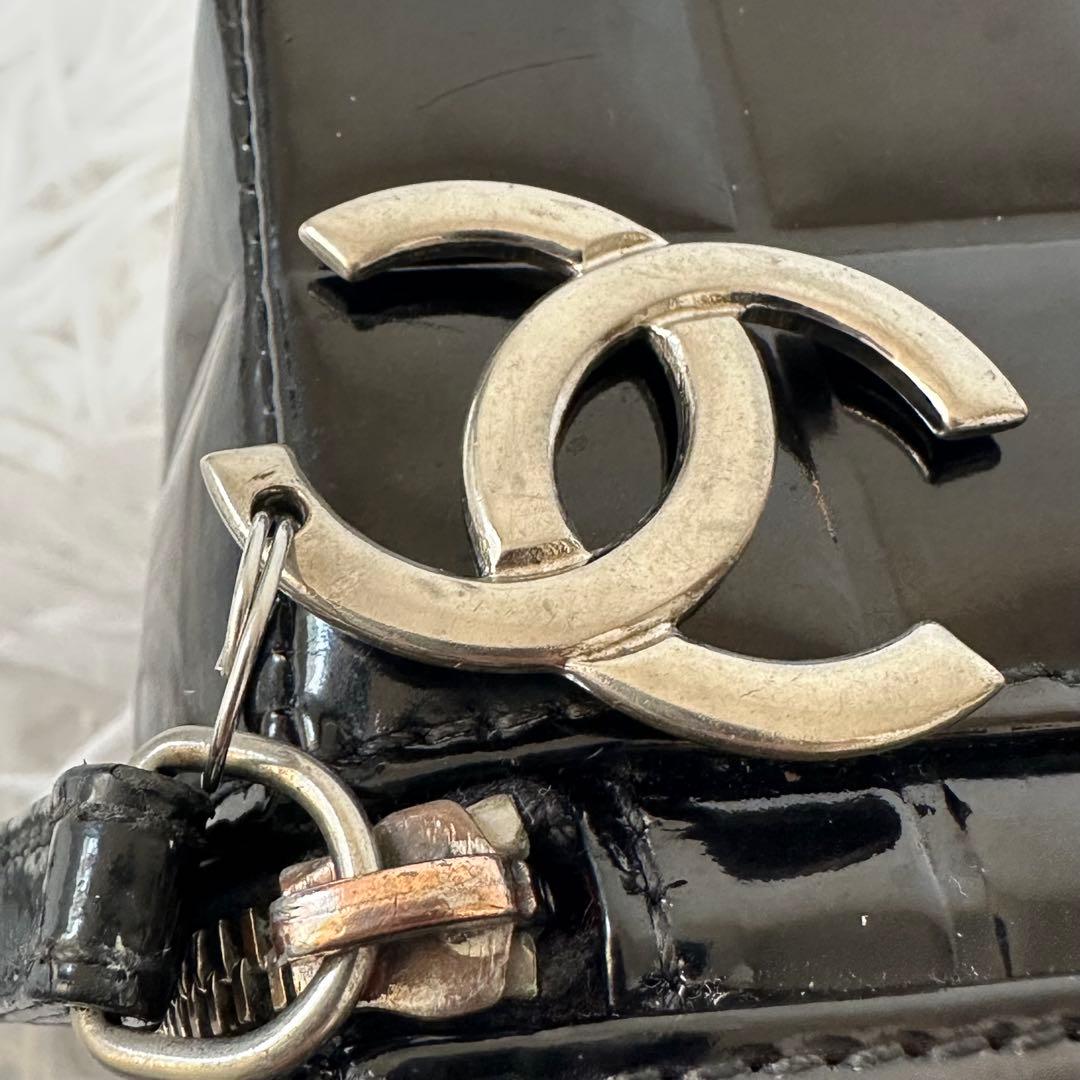 CHANEL シャネル チョコバーポーチ パテントレザー キューブ ブラック 黒