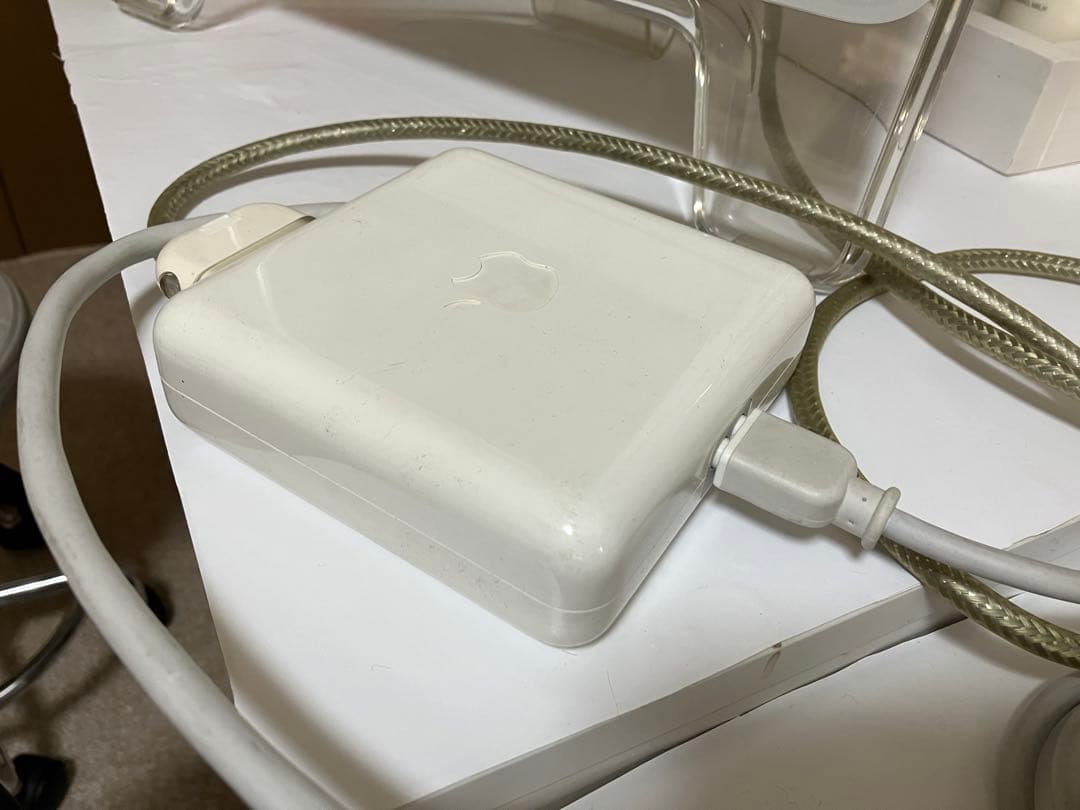 Apple Studio Display 15インチ　電源やケーブル付き