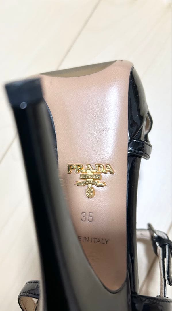 【美品♡】プラダ　22 パンプス　エナメル　ブラック　ビジュー　箱　保存袋付き