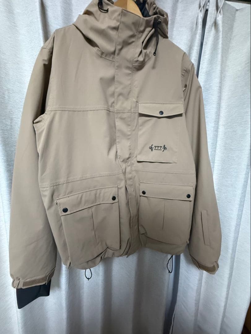 NOMADIK スノボウェア