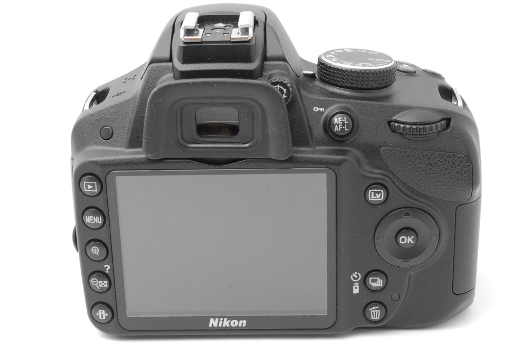 【ショット数１７０９枚　美品】Nikon D3200　スマホ転送　動画も撮れる