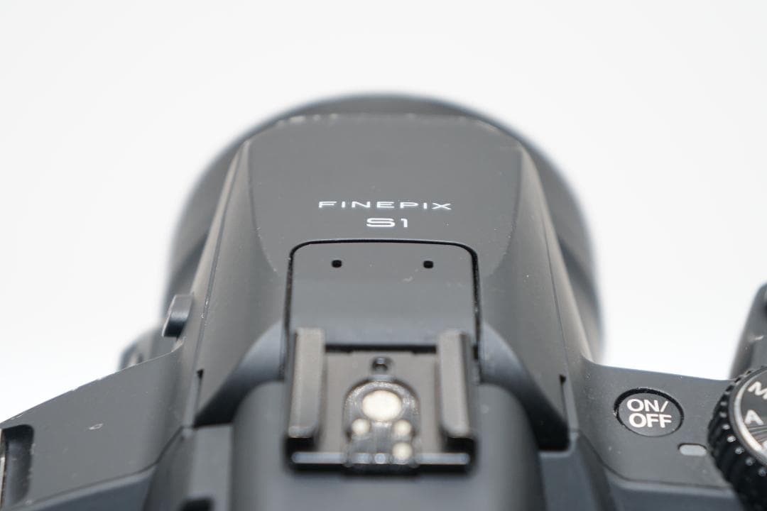 FUJIFILM FINEPIX S1　充電器バッテリー２個付き　実写画像あり