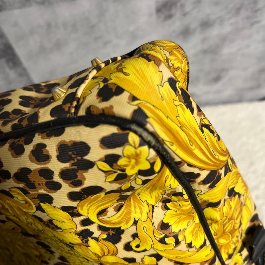 ヴェルサーチ　Versace トートバッグ　ブラック✖️ゴールド　レオパード柄
