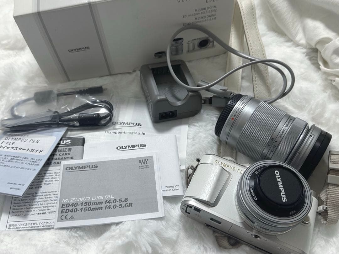 【箱あり】ミラーレスカメラOLYMPUS PEN E-PL9 ダブルズームキット