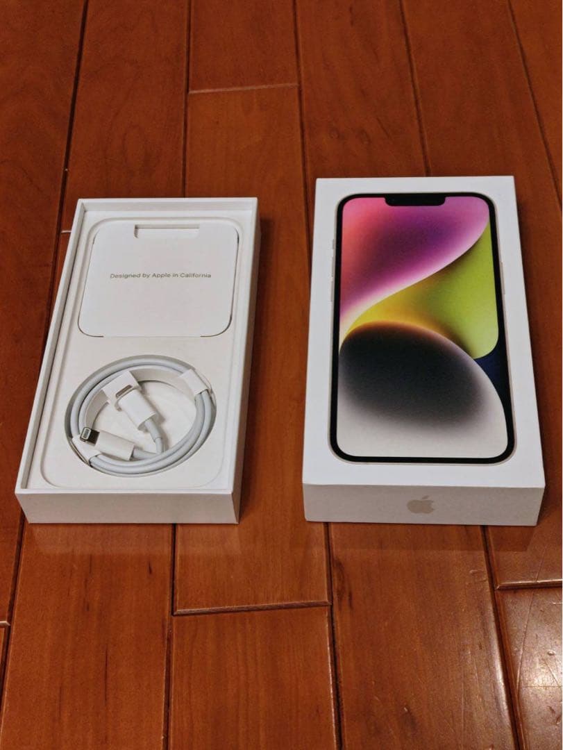 ほぼ未使用・バッテリー100％iPhone 14 128GB スターライト