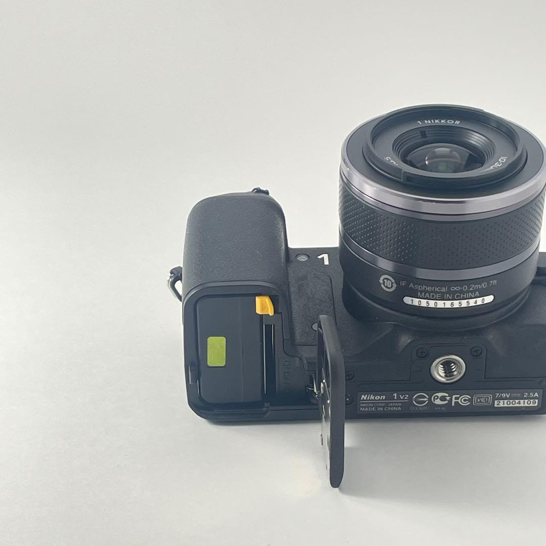 【美品・返品保証】Nikon V2 ブラック 標準レンズキット