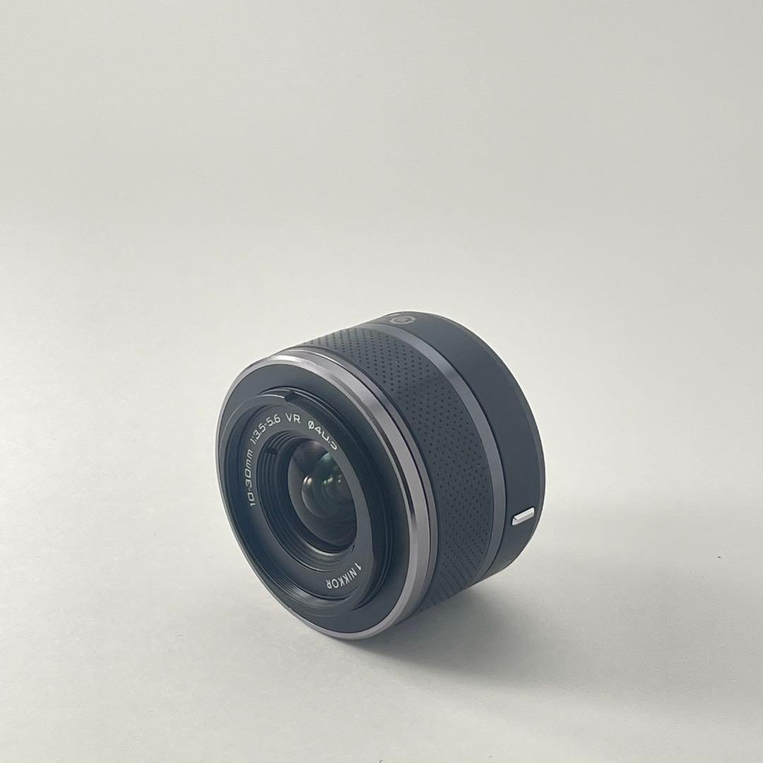 【美品・返品保証】Nikon V2 ブラック 標準レンズキット