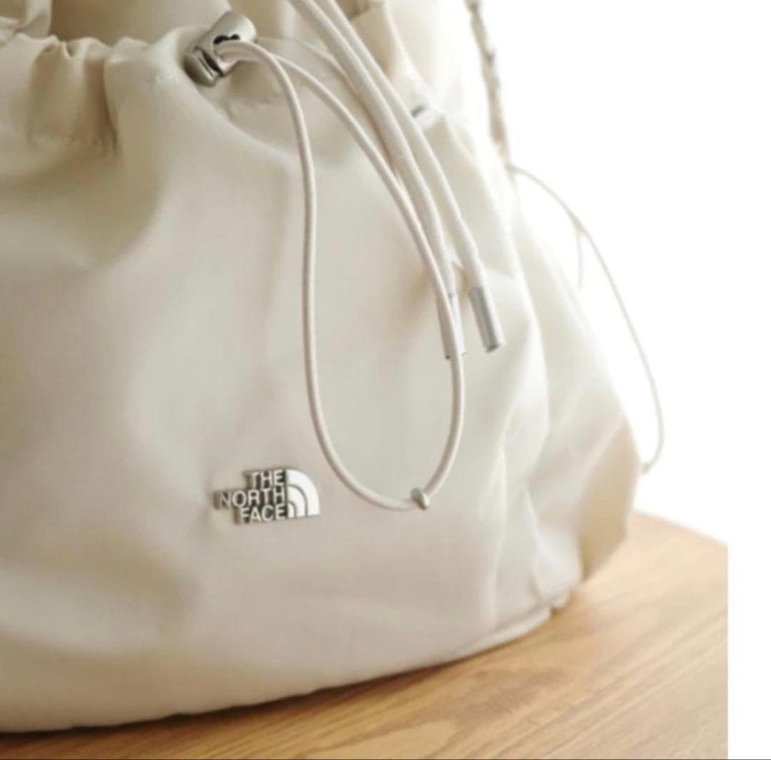【入手困難】韓国限定　ザ・ノースフェイス ボニーパック M クリーム