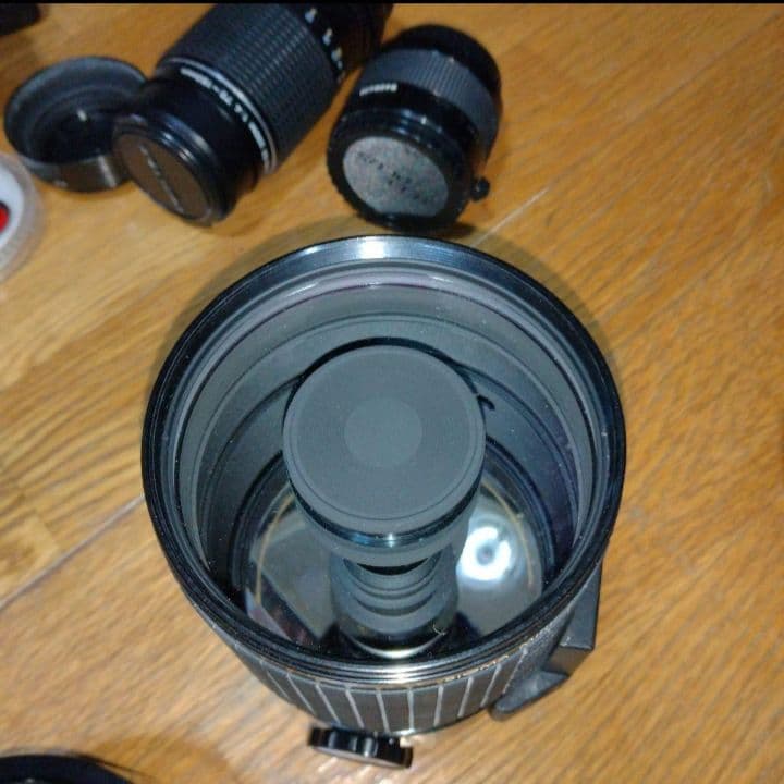 セール！一眼レフカメラ　替えのレンズ　三脚　フラッシュ　フルセット