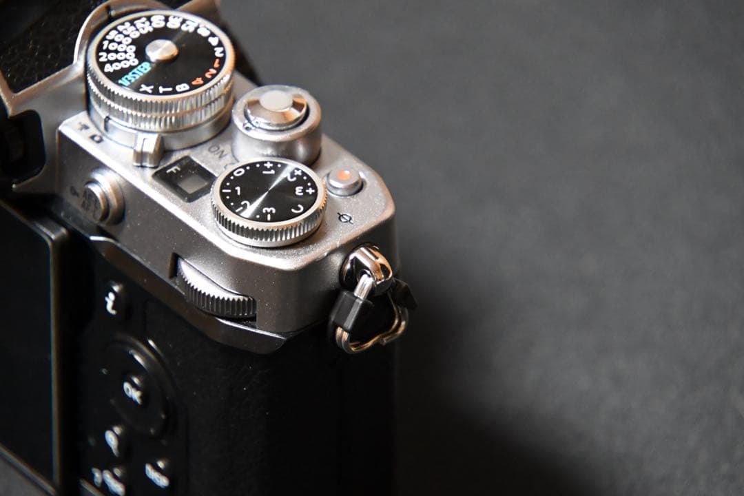 Nikon Zfc シルバー ボディ 撮影回数: 6,538枚