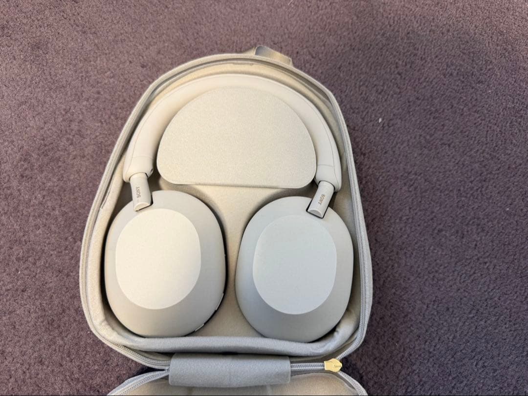 【美品】ソニーワイヤレスヘッドホンWHー1000XM5／S