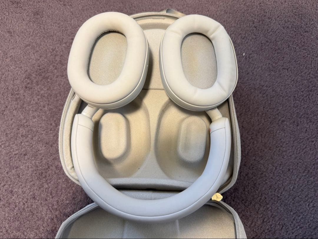 【美品】ソニーワイヤレスヘッドホンWHー1000XM5／S