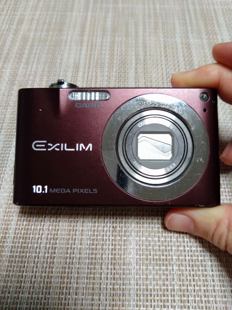 CASIO EXILIM 10.1メガピクセル デジタルカメラ　ブラウン