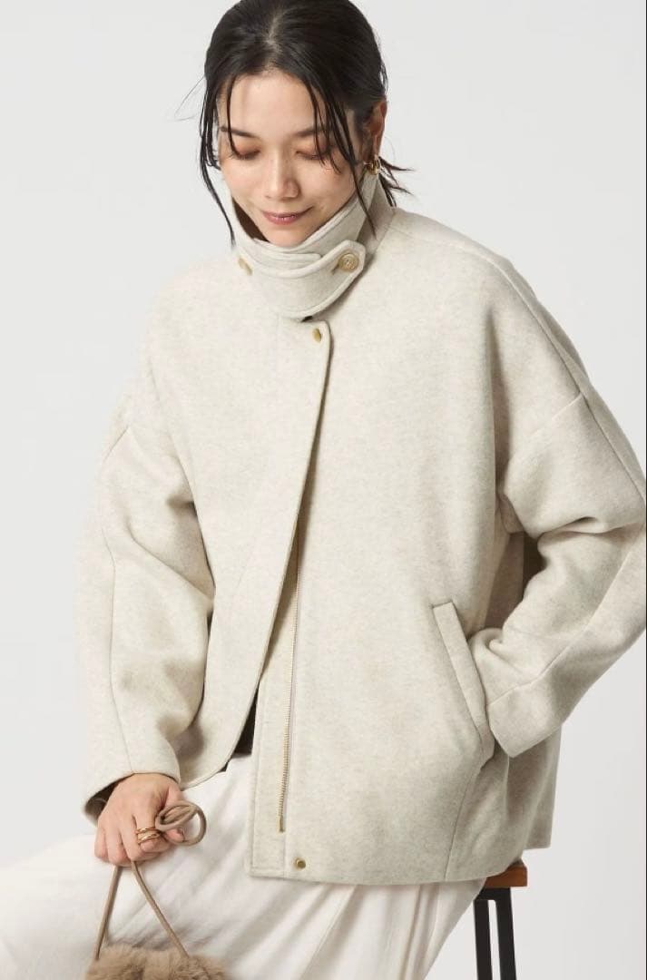 グリーンレーベルリラクシング　エリートライトコート　オフホワイト　Mサイズ