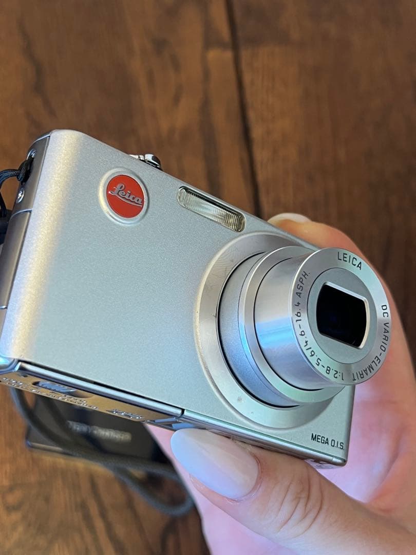 LEICA C-LUX2 : コンパクトデジタルカメラ 本体と充電器付き