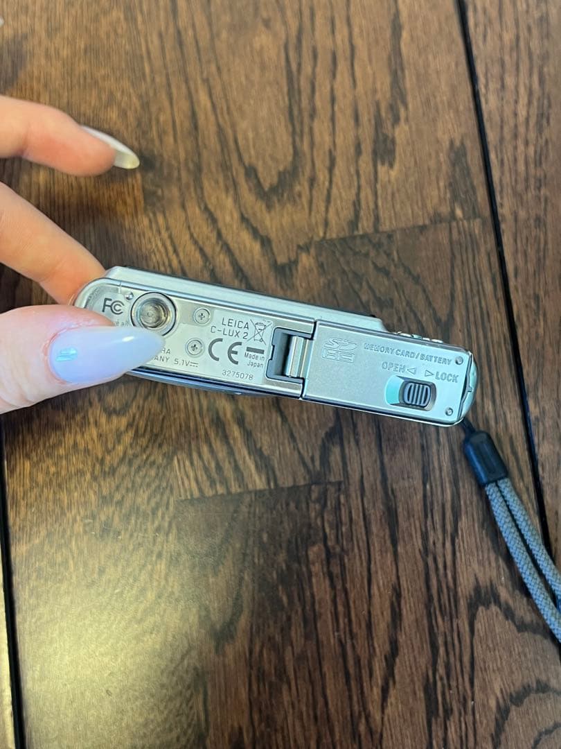 LEICA C-LUX2 : コンパクトデジタルカメラ 本体と充電器付き