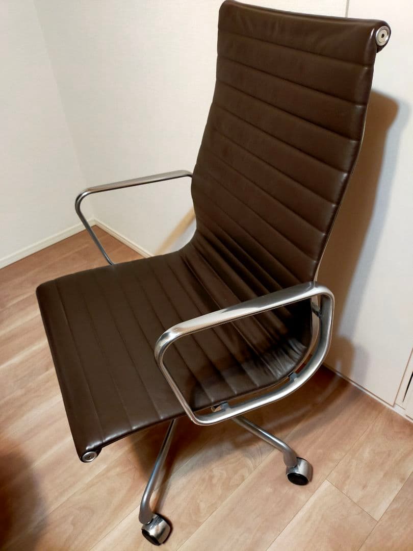 ハーマンミラー_イームズ ヴィンテージアルミナ ムグループ マネージメントチェア