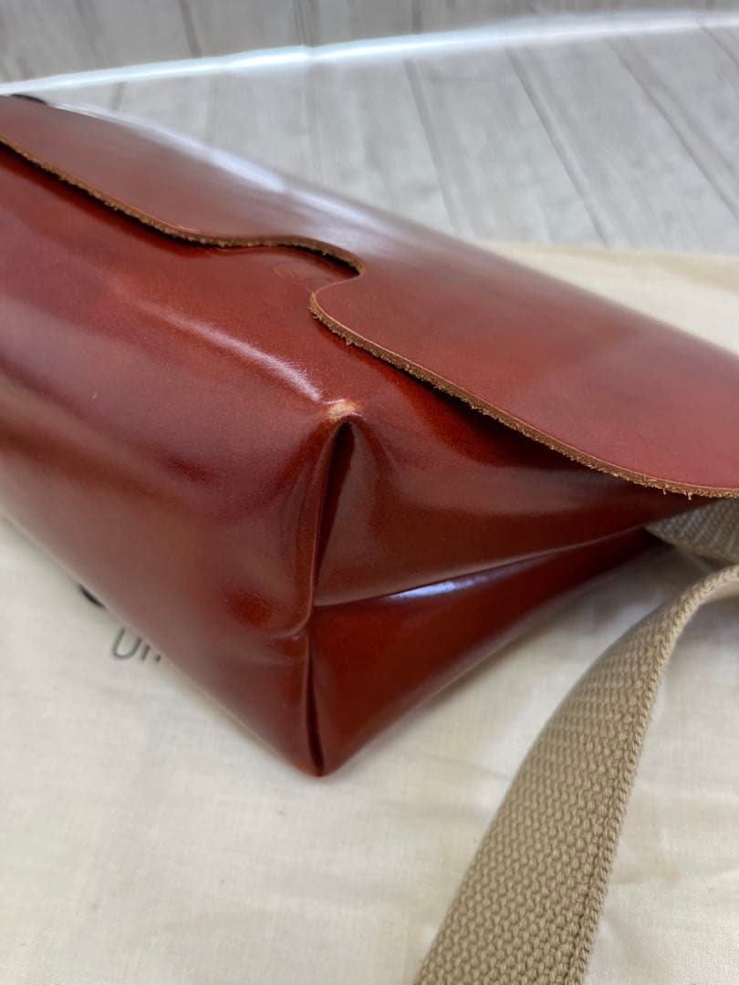 Uni&co. 牛革　メッセンジャーバッグ　キャメル　ショルダーバッグ