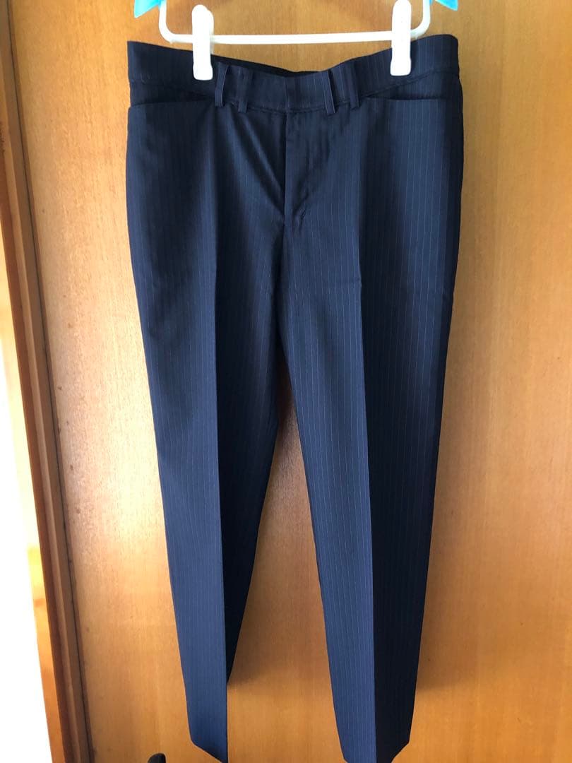 【大きいサイズ】 Framtida パンツスーツ　上下　紺　ストライプ