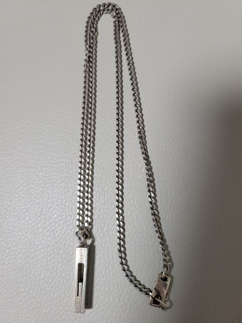 GUCCI　ネックレス　メンズ　カットアウト Gバー ペンダント　シルバー925