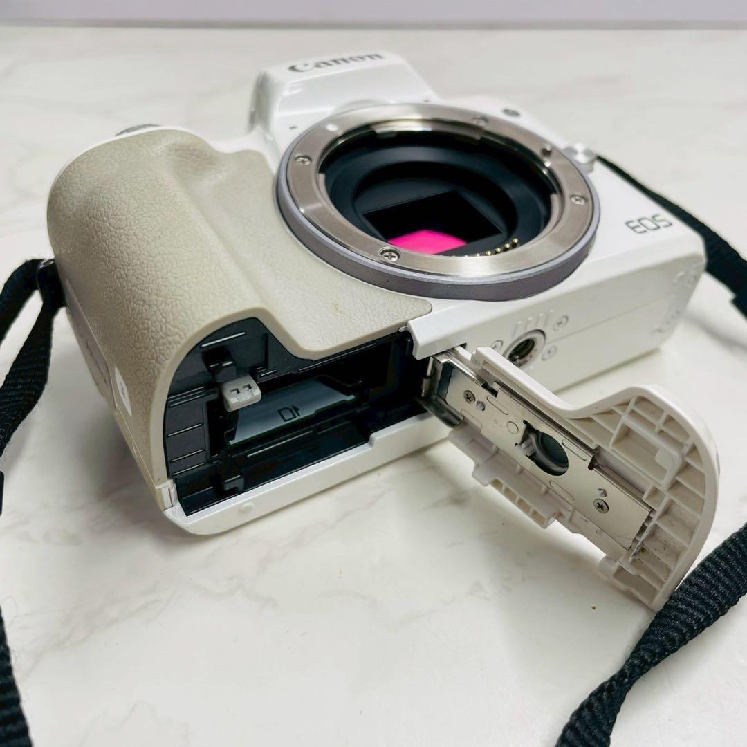 Canon EOS Kiss M ミラーレス一眼 ボディ