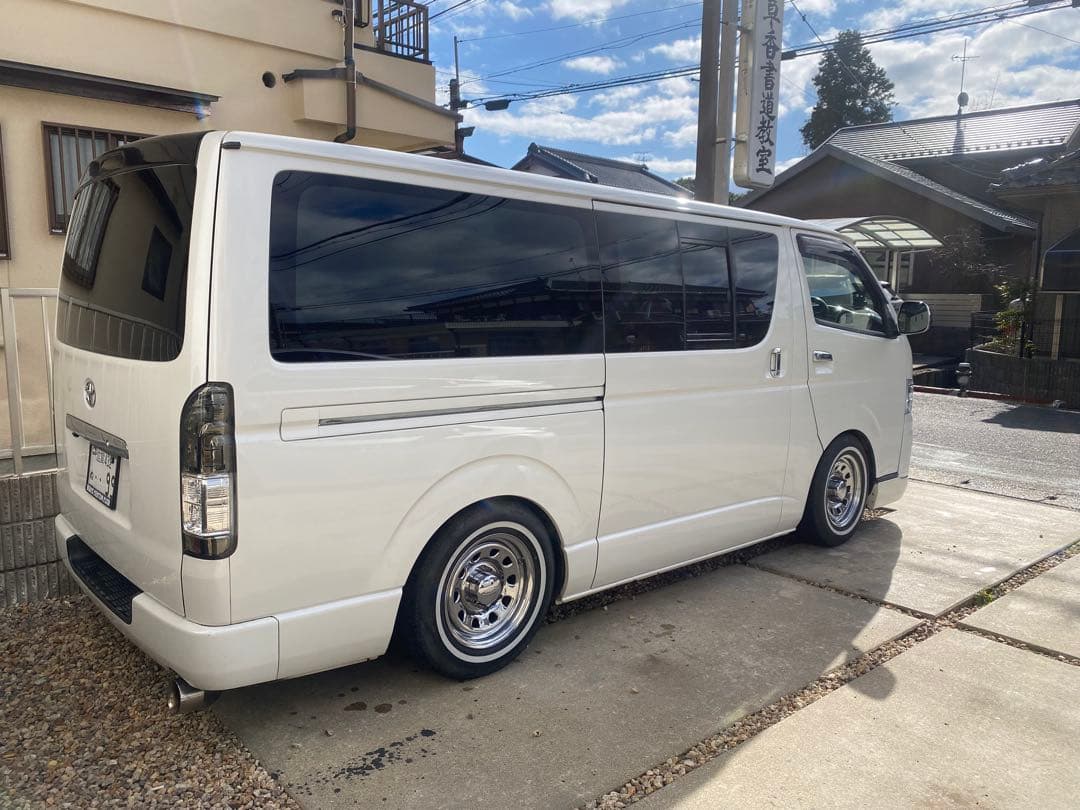 ハイエース　ホワイトリボン　15インチ