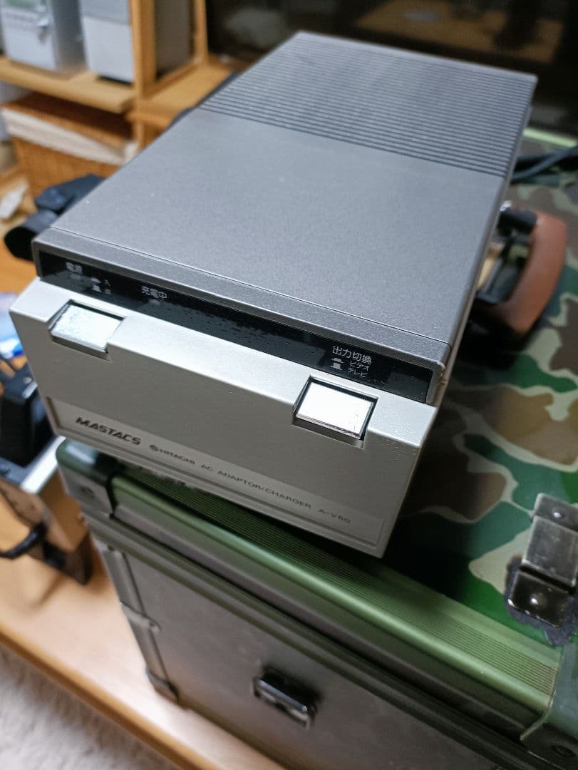 ビデオカメラ HITACHI VK-C800R