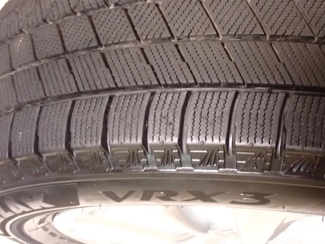 ヤリスクロス 純正 16インチ スタッドレスタイヤ 4本・60系プリウス使用可