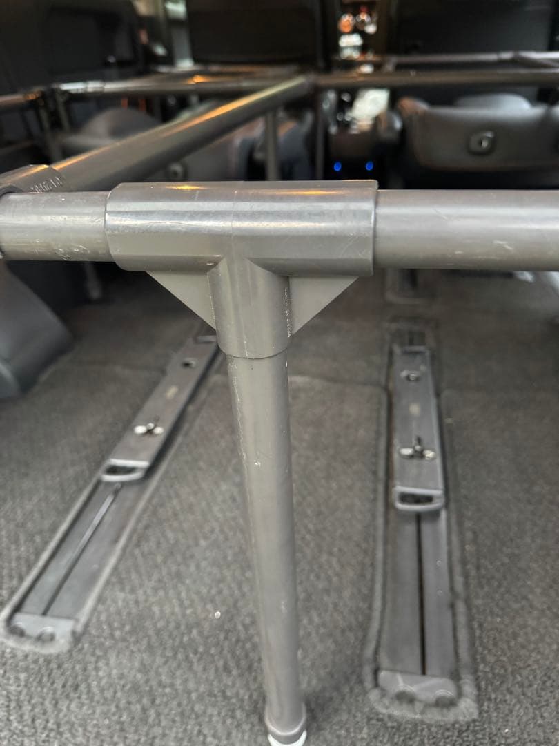 場所は大阪の石切です。直接引き取り限定。 デリカ　D5 車中泊ベッドキット。