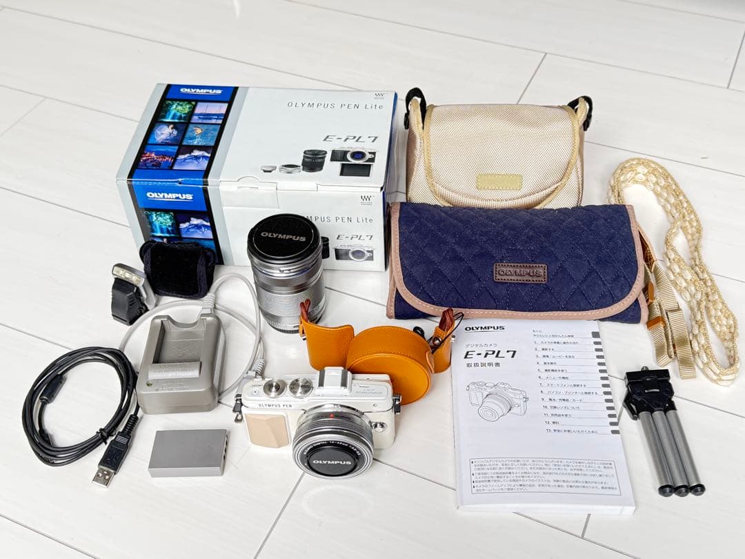 【おまけ多数】OLYMPUS PEN Lite E-PL7 ダブルズームキット