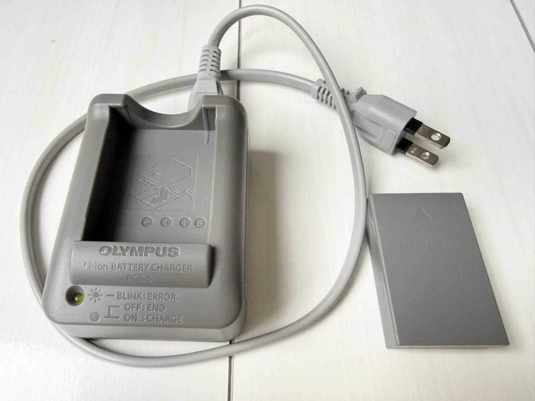 【おまけ多数】OLYMPUS PEN Lite E-PL7 ダブルズームキット