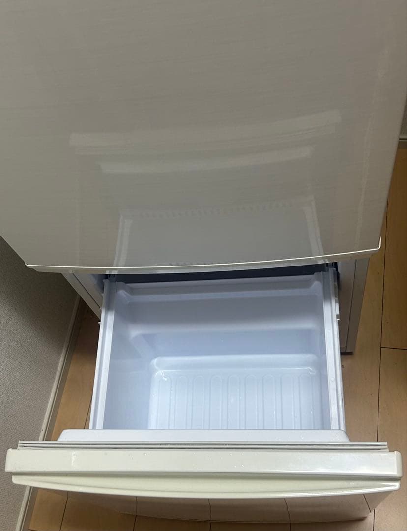 【値下げ】SHARP 冷蔵庫 SJ-D14C-W 137L