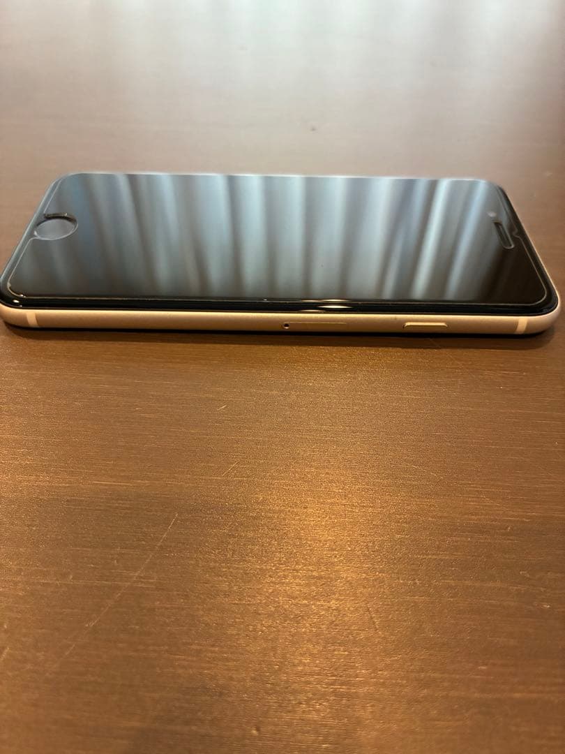 【美品】Apple iPhone SE (第3世代) 64GB