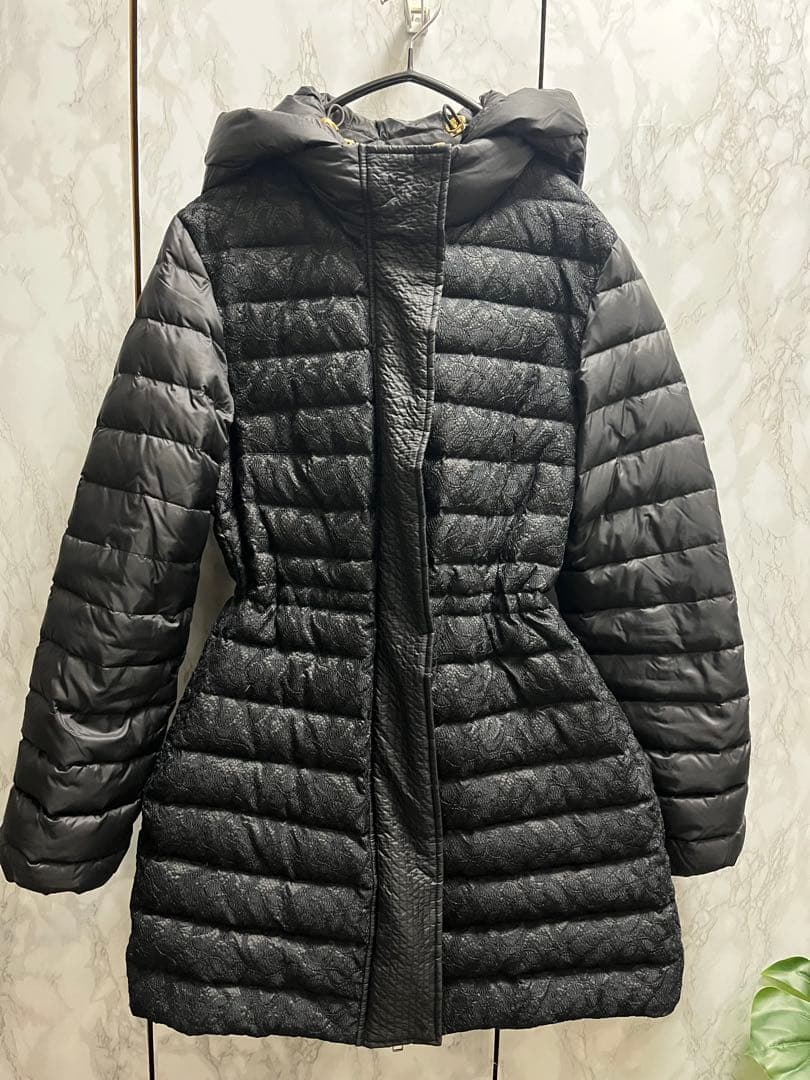 【美品】ESCADA レースダウンジャケット　黒