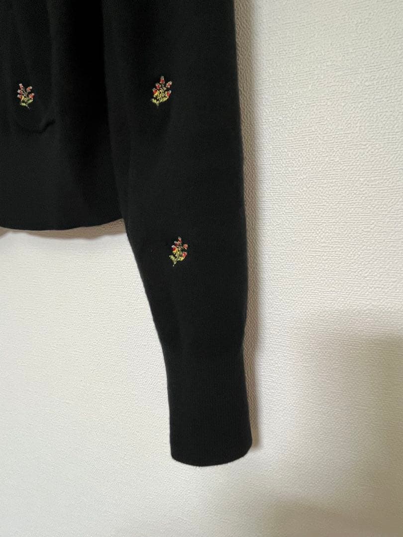 CABaN コットンカシミヤ フラワーエンブロイダリーカーディガン　ブラック系