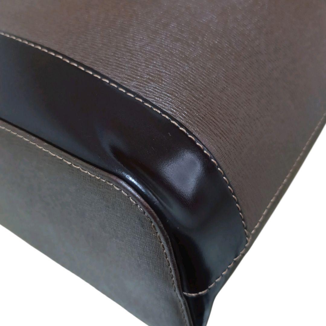 ✨BURBERRY 裏地ノバチェック サフィアーノレザー ハンドバッグ