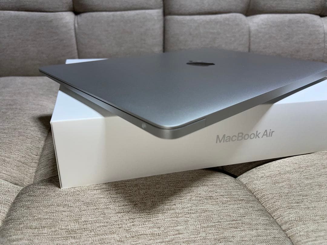 【美品】Apple MacBook Air M1 シルバー　13インチ