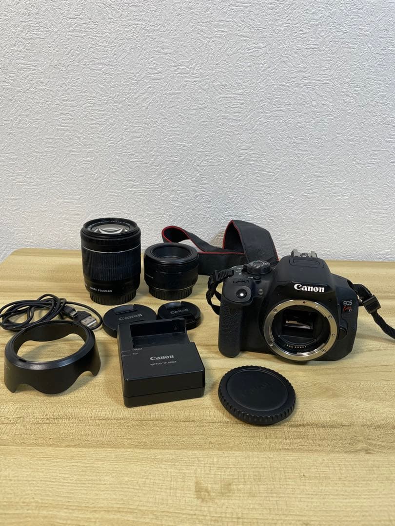 Canon EOS Kiss X7iデジタル一眼レフカメラ + レンズ2本